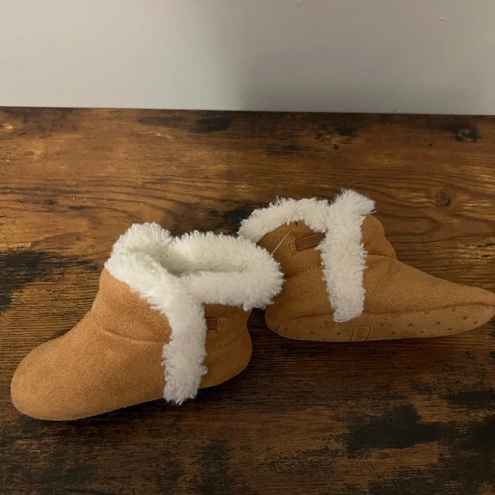 GAP Tan Baby Booties with Soft White Lining